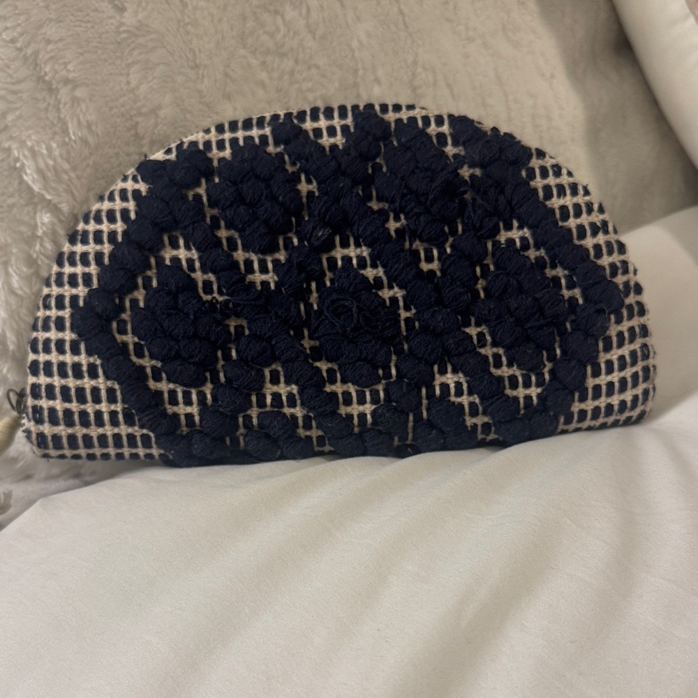 Universal Thread Navy And Beige Patterned Clutch - image 2